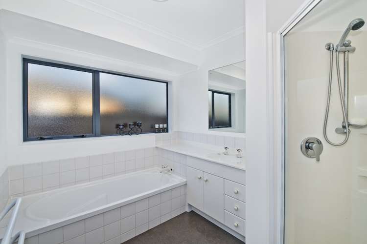 8 Monet Vale Rolleston_11