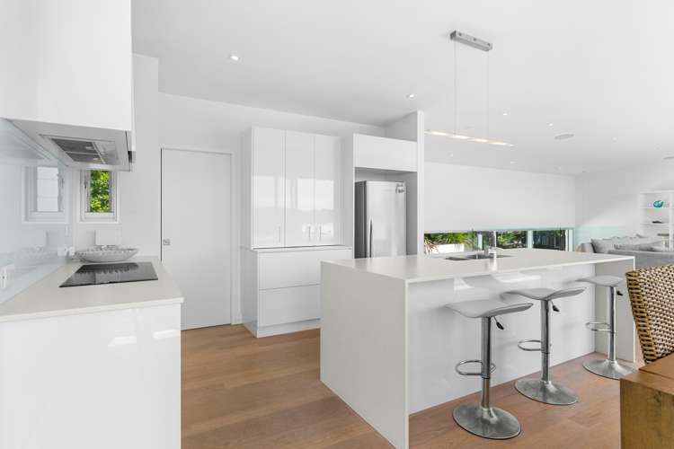 4 Breadalbane Place Langs Beach_8