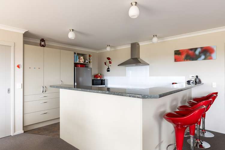 11f Lemont Place Westown_5