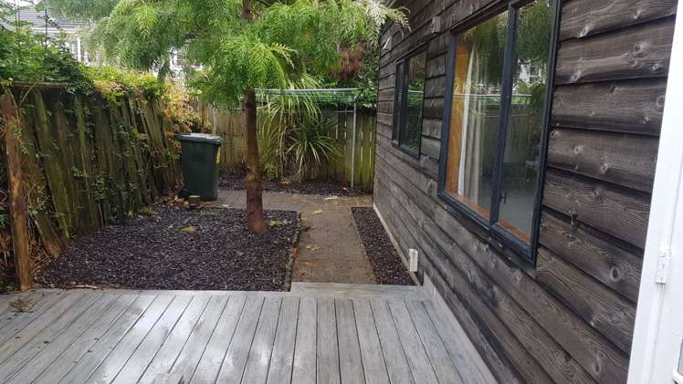 1b Pelham Avenue Point Chevalier_10