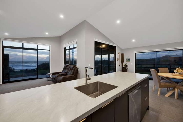 288 Tai Road Opunake_9