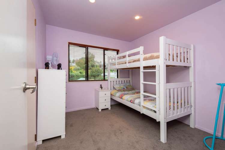 27 De Val Drive Titirangi_12