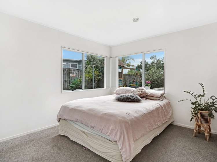 4 Tiroroa Avenue Te Atatu South_12