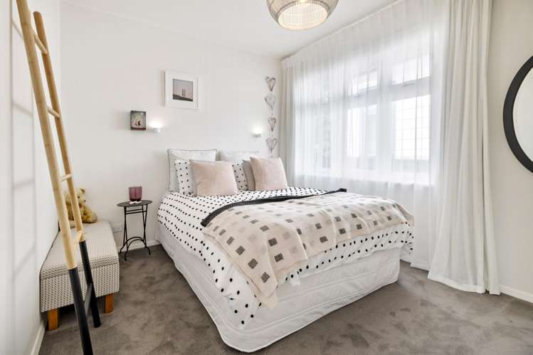 59 Endeavour Street Lyall Bay_12