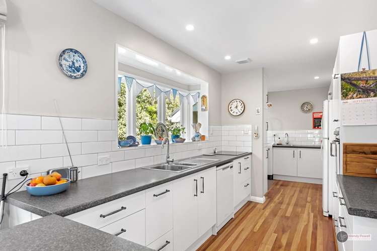 52 Elmslie Road Pinehaven_6