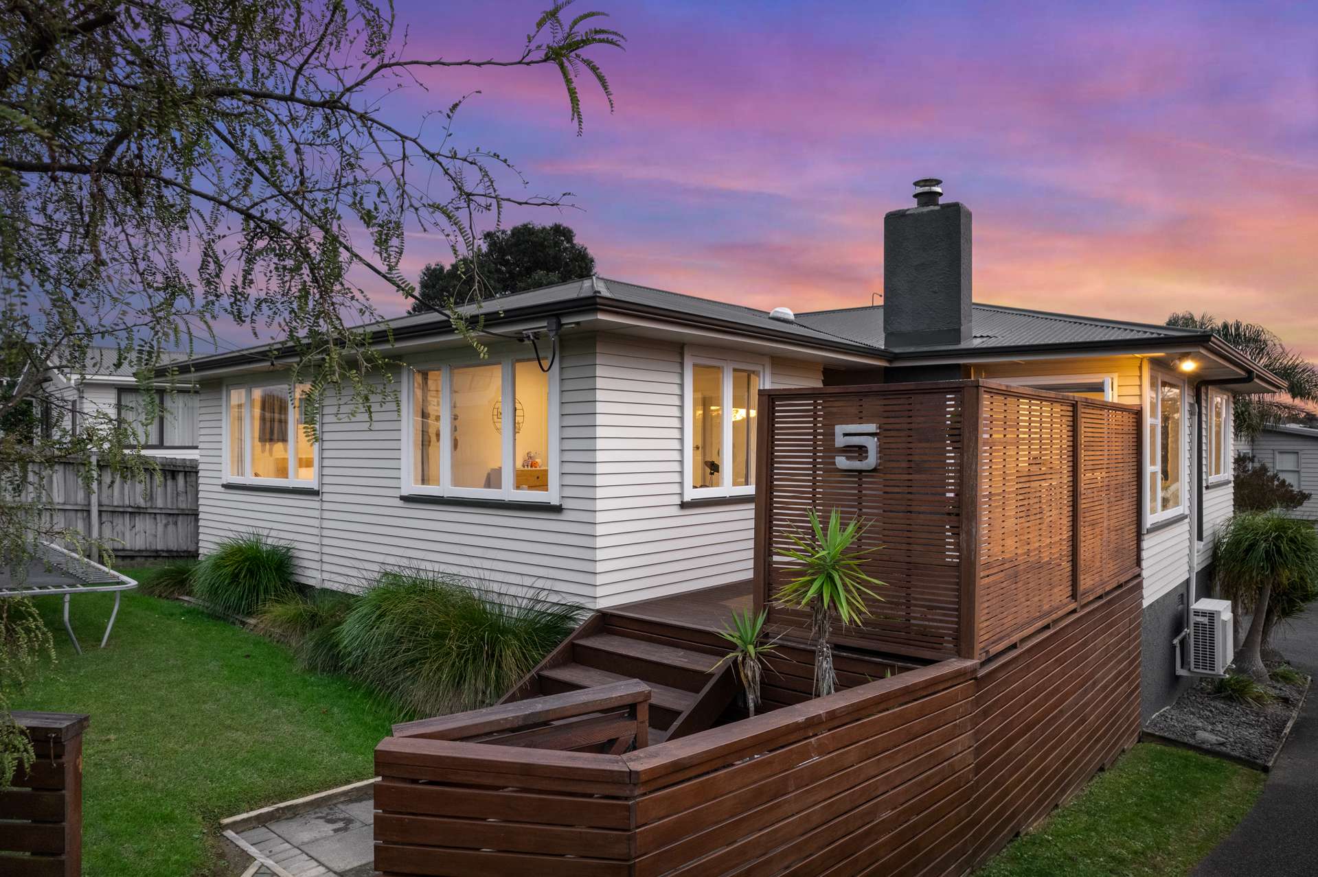 5 Castaing Crescent Te Atatu South_0