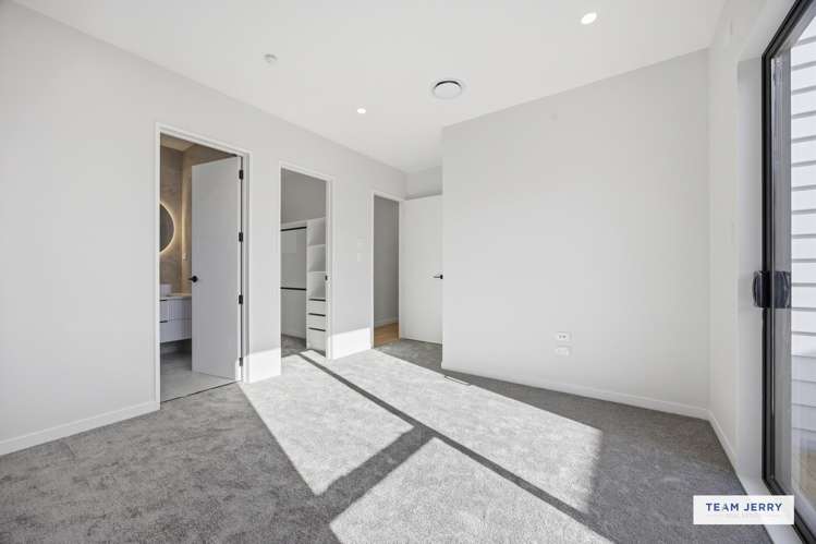 16 Tuwai Crescent Opaheke_13