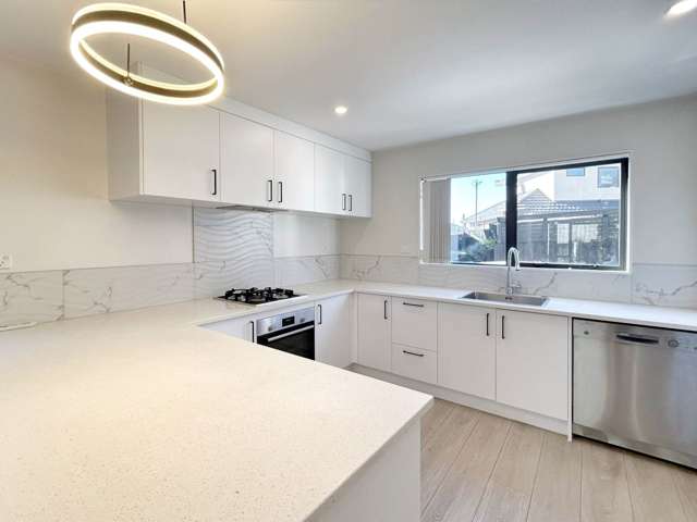 12D Kelwyn Road Kelston_1