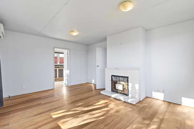 64 Astrolabe Street Cannons Creek_2