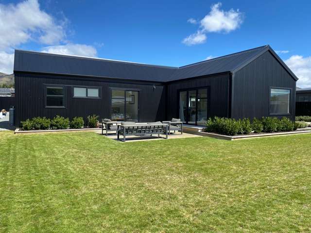 Modern Quality Otematata Property