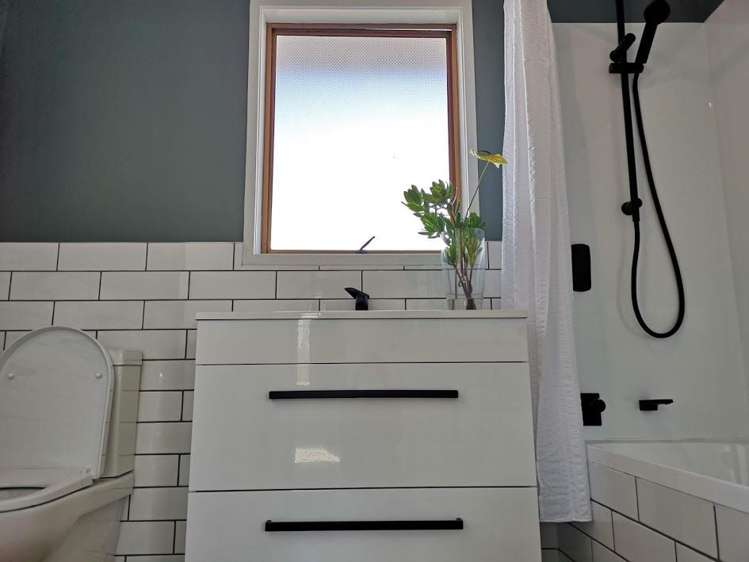 8 Aquarius Avenue Glen Eden_5