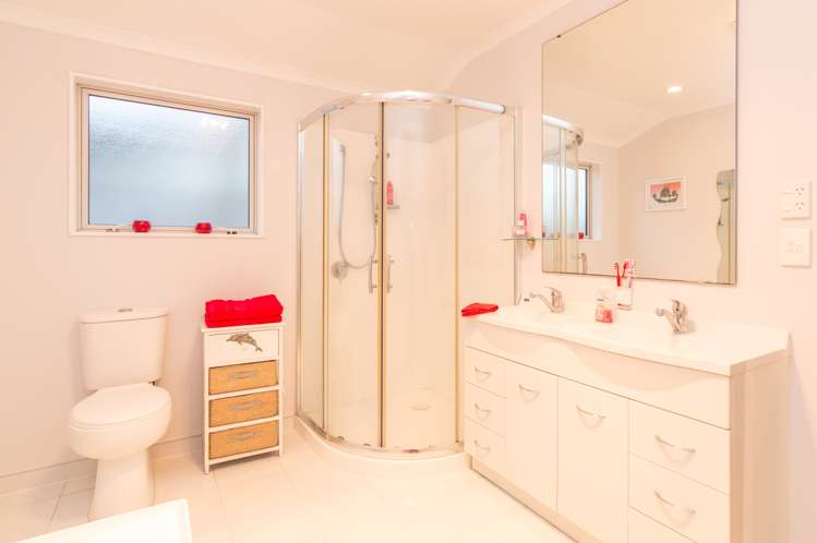 173 Pacific Drive Fitzherbert_10