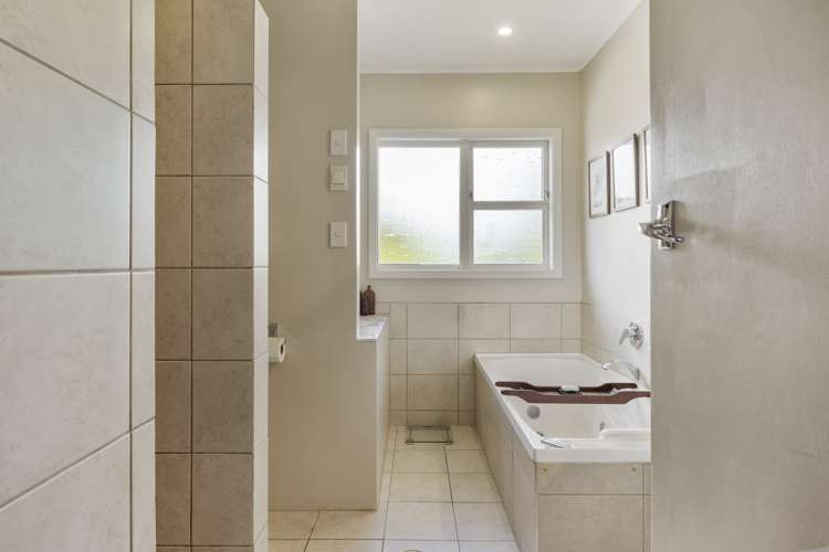 99 Lake Crescent Hamilton Lake_14