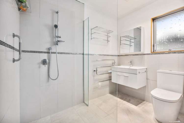 1/6 Melanie Place Orewa_13