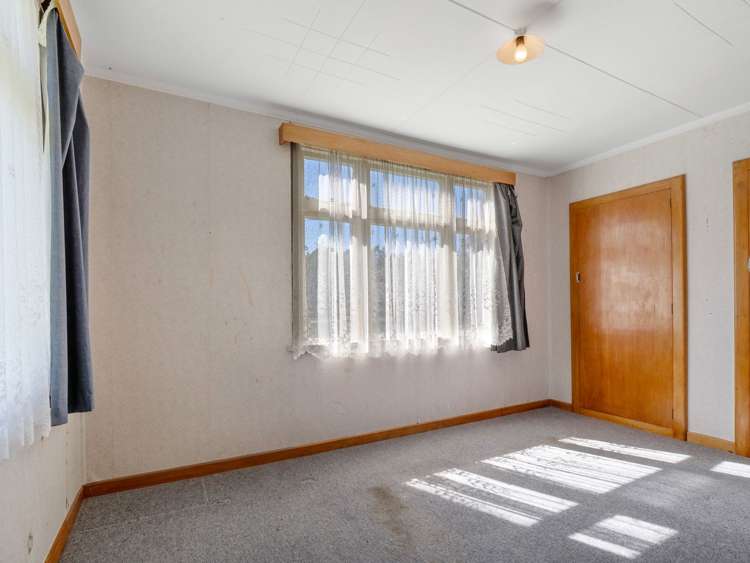 32 Farm Street Lumsden_24