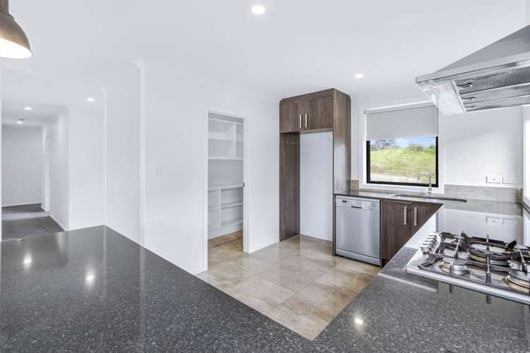 30 Blackwood Crescent Glenview_10