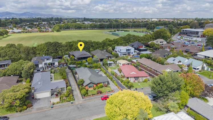 80 Regency Crescent Redwood_36