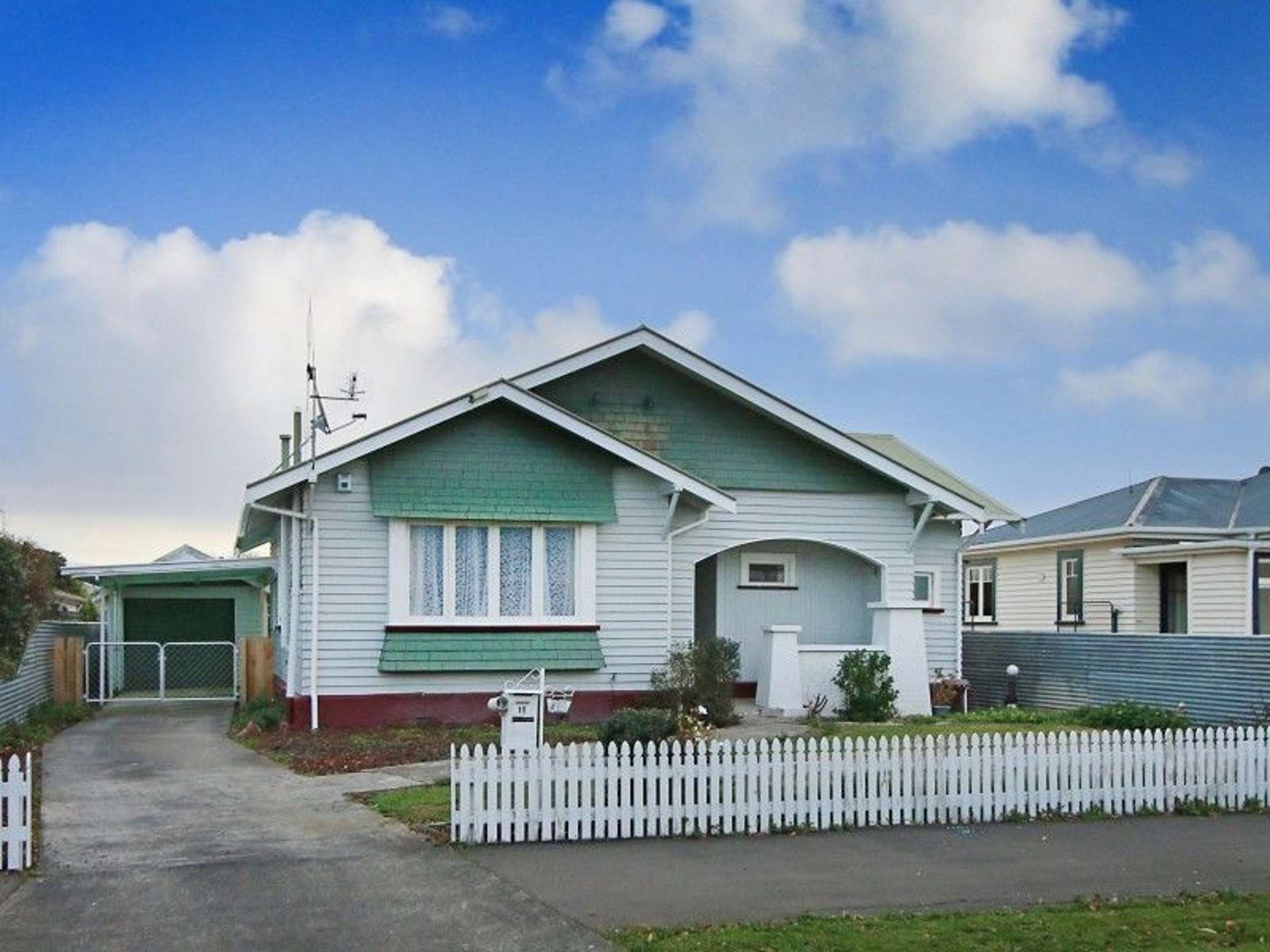 18 Burns Avenue Takaro_0