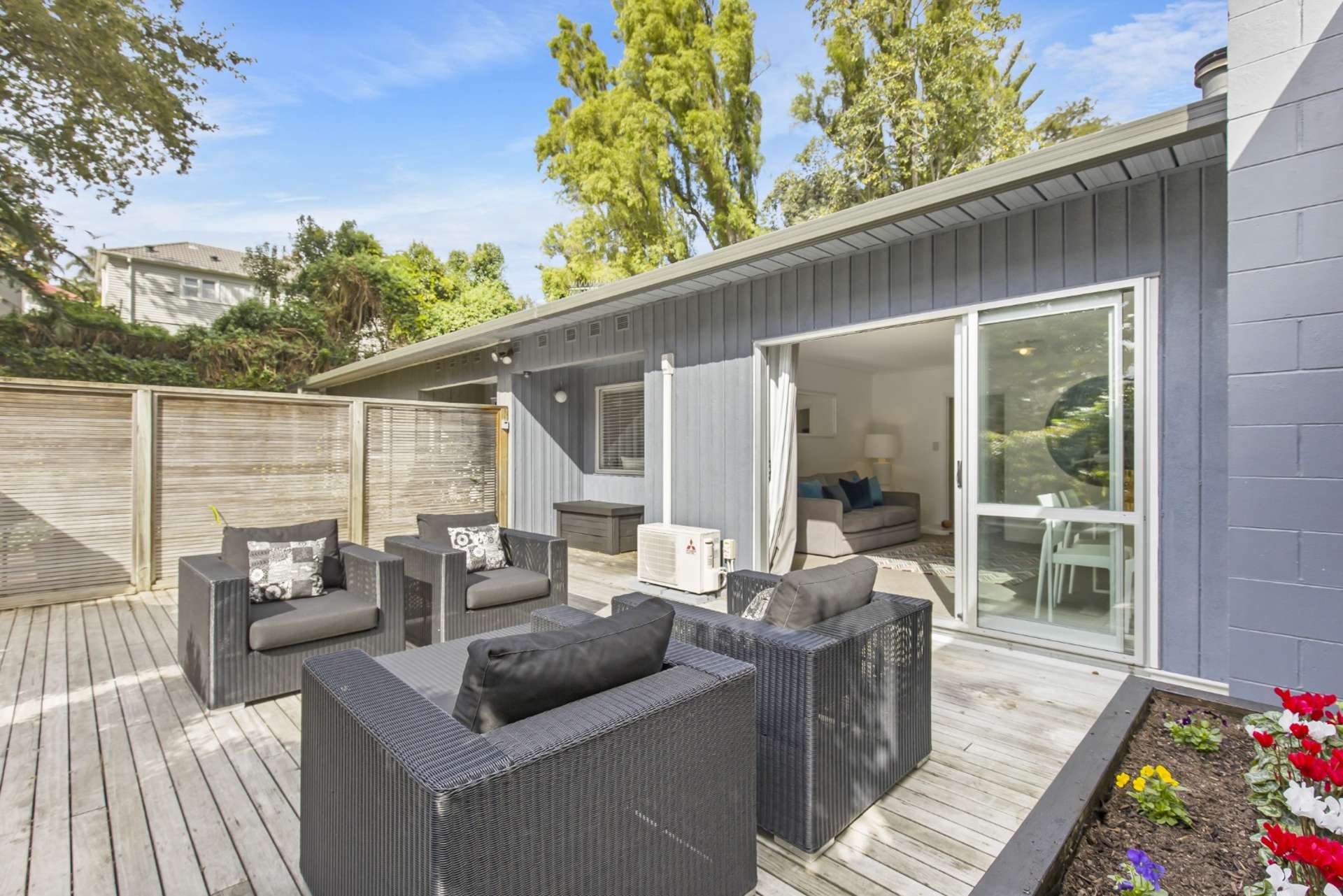 2/124 John Street 1766_0