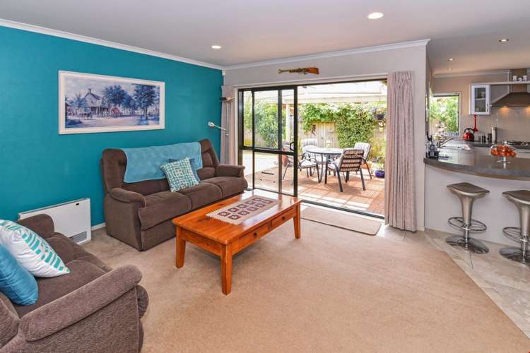 6 Aberdeen Crescent Wattle Downs_15