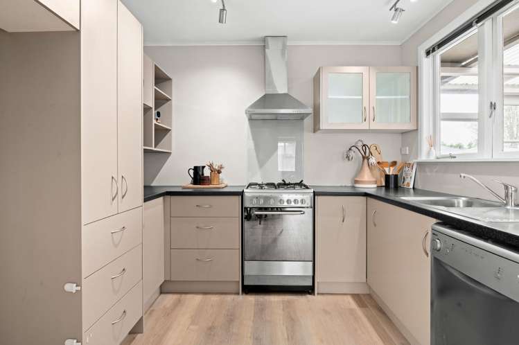 5a Richan Street Glenview_6