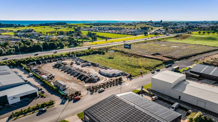 27 Oropuriri Road Waiwhakaiho_11