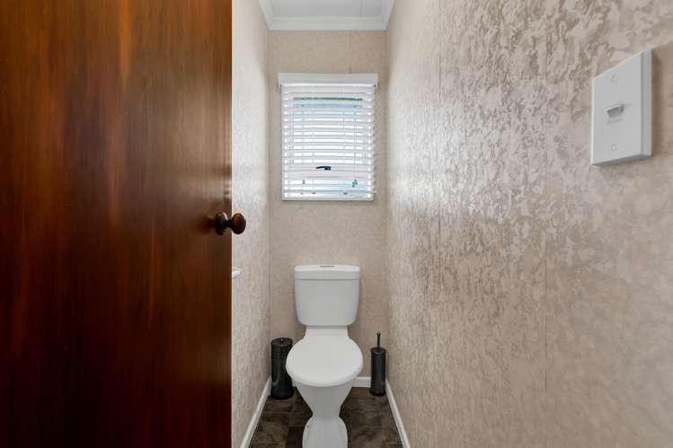 8b South Road Manaia_18