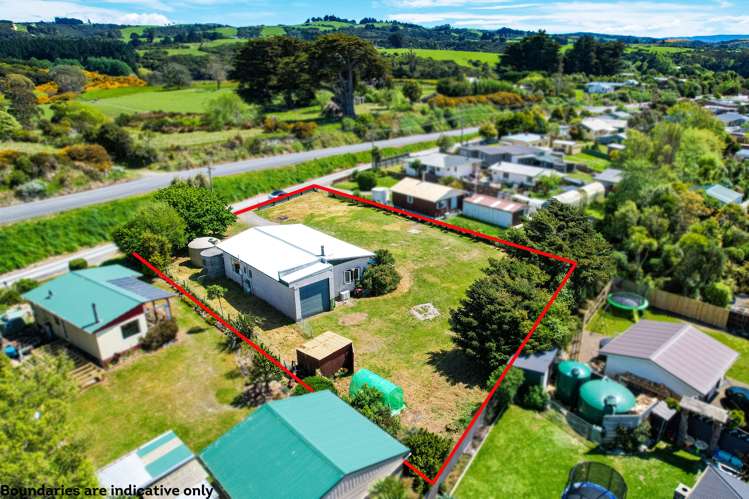 21 Connor Place Taieri Mouth_16