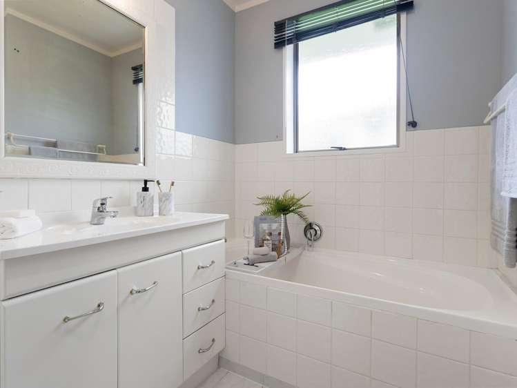 9A Page Place Hamilton East_13
