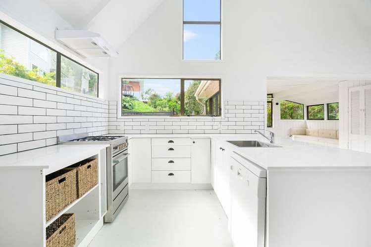 2/8 Lydia Avenue 10887_1