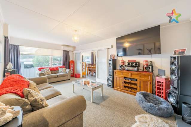 79 Parkway Wainuiomata_2