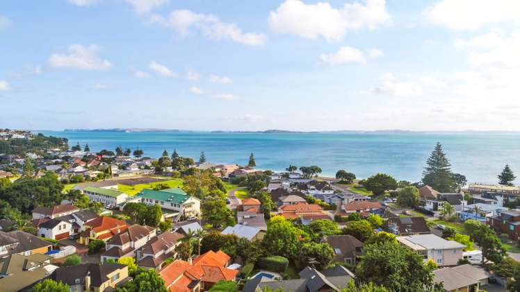 6 Embling Place Eastern Beach_20