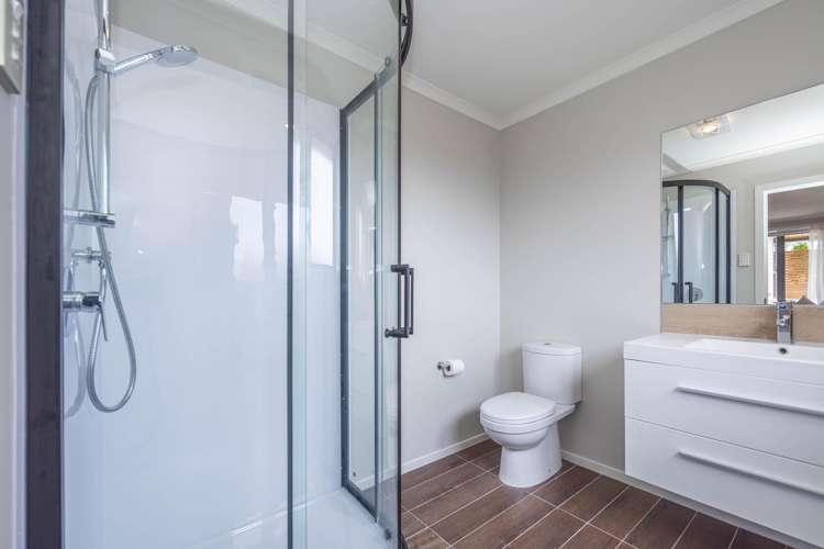 4 Cabourne Drive Glenview_19