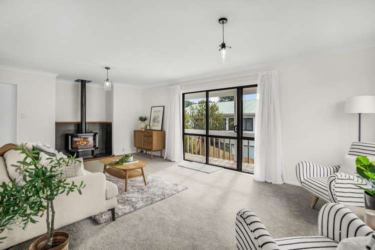 9 Naseby Grove Wainuiomata_6