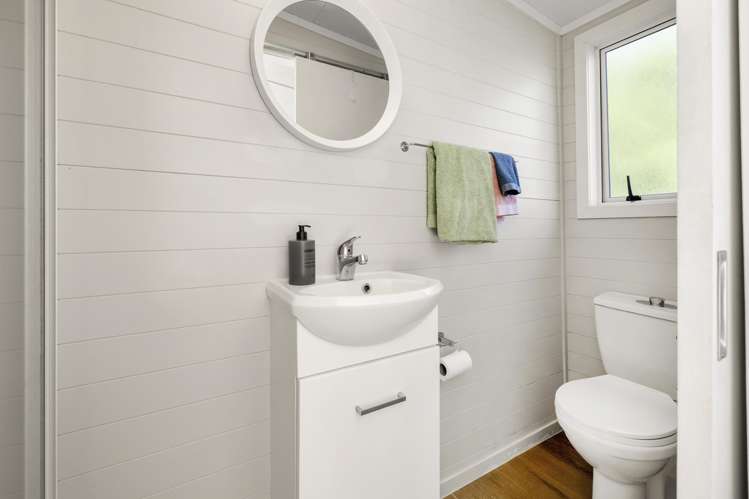 19 Nau Mai Road Raglan_27