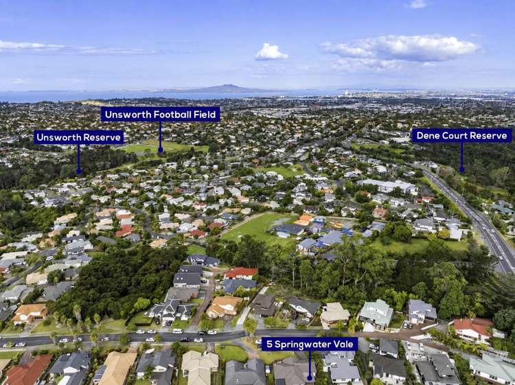 5 Springwater Vale Unsworth Heights_17