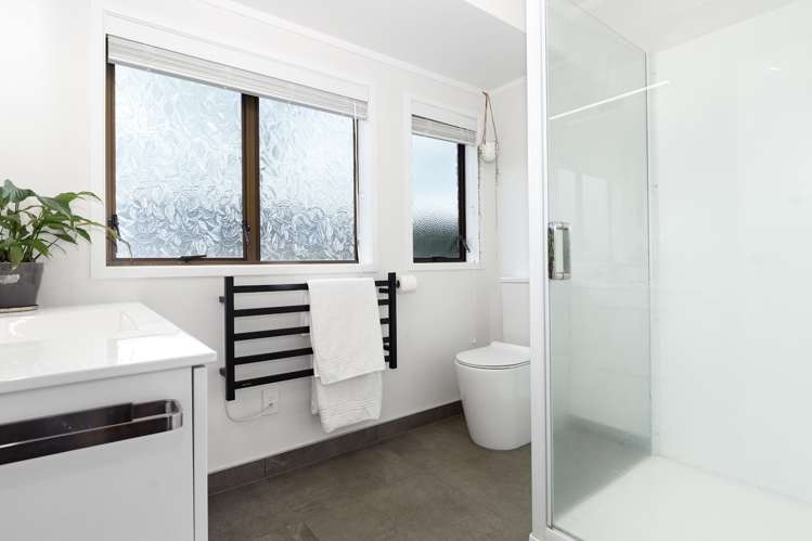 70 Heron Avenue East Matua_16