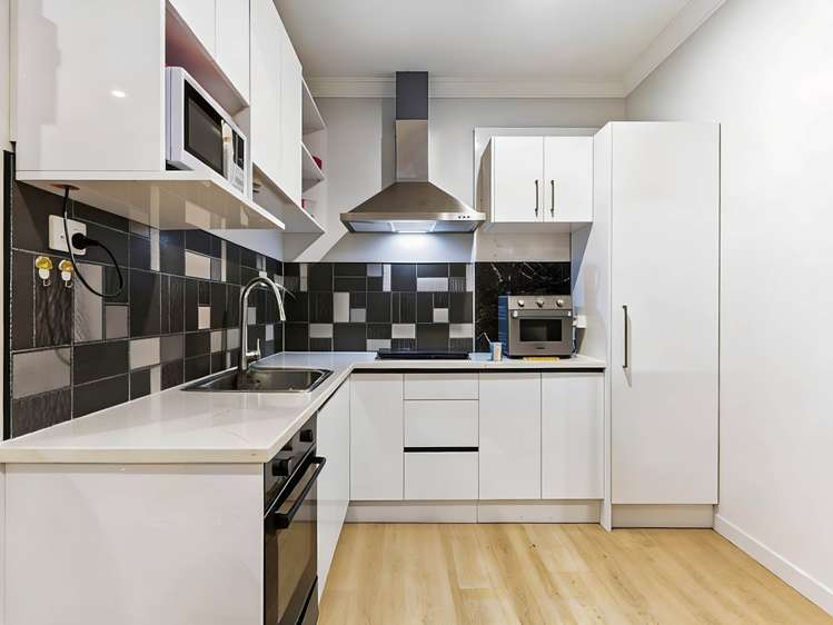 62 Castlebane Drive Flat Bush_25