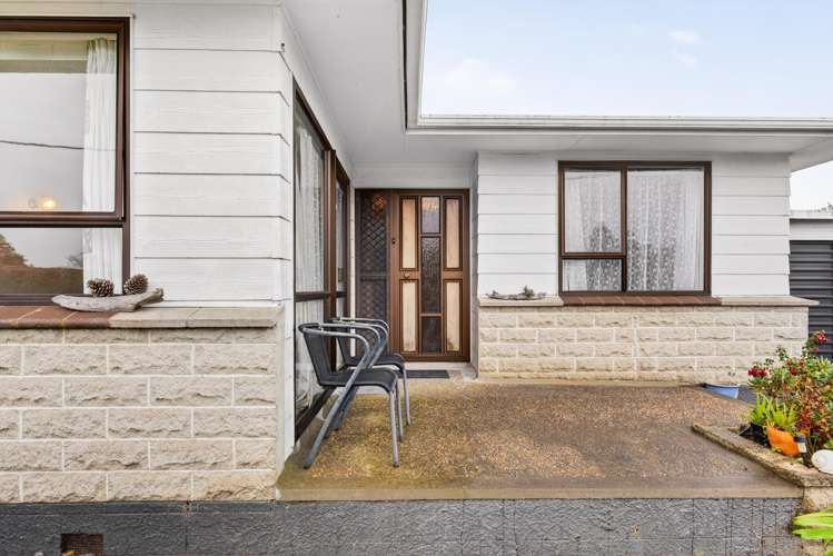 2A Read Crescent Clive_16