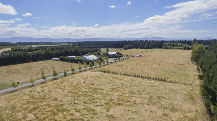 2570 South Eyre Road West Eyreton_24