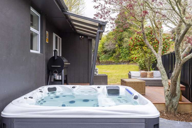 11 Kowhai Road Rainbow Point_10