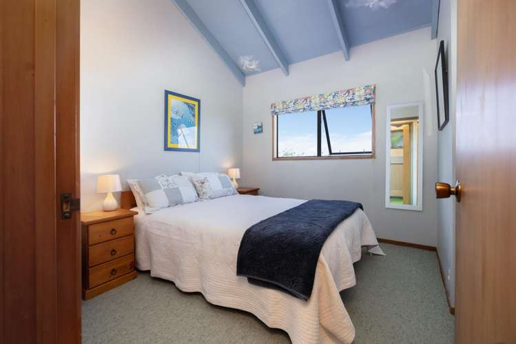 107 Piha Road Piha_13