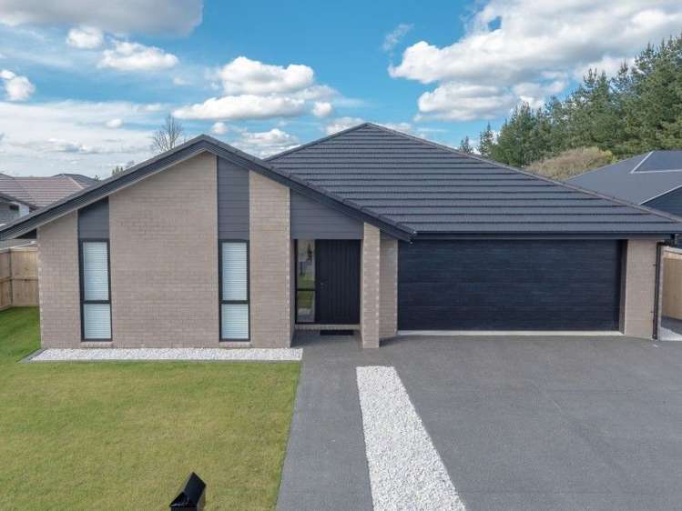 27 Carlingford Rise Dinsdale_0