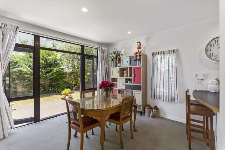 52 Gunner Drive Te Atatu Peninsula_14