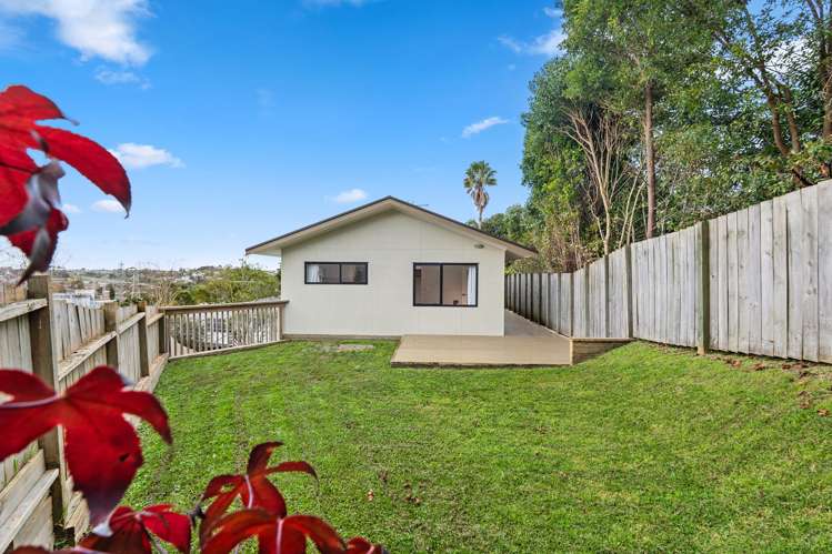 1/40 Lilburn Crescent Massey_13