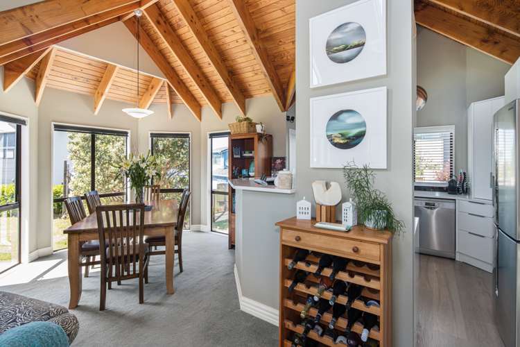 21 Signallers Grove Strathmore Park_5