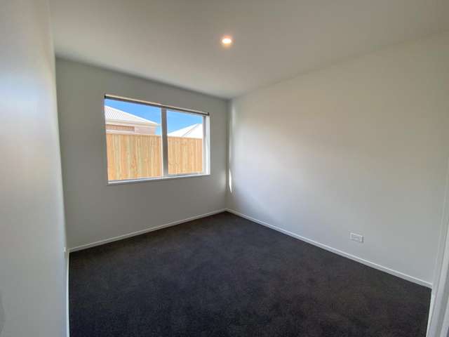 11 Harlequin Drive 11103_3