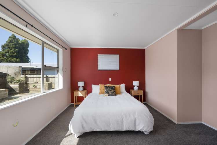 2 Adam Place Mangakakahi_9