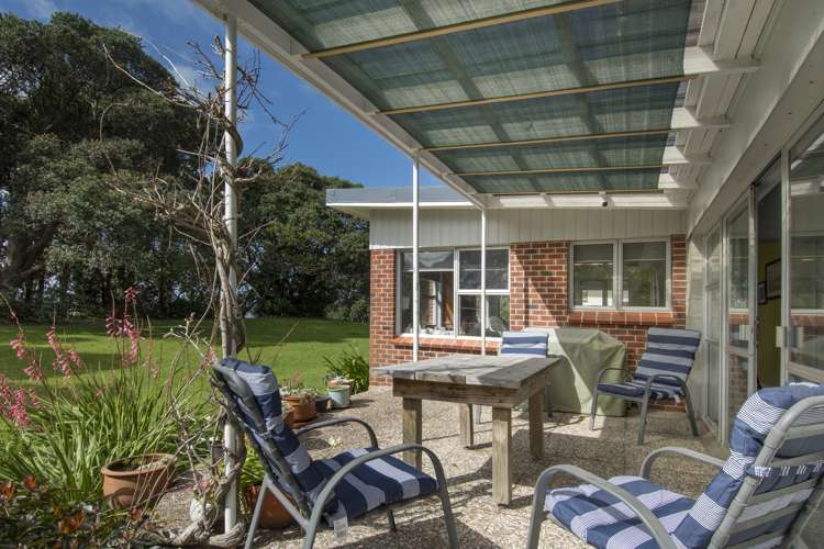 10 Roretana Drive Athenree_1