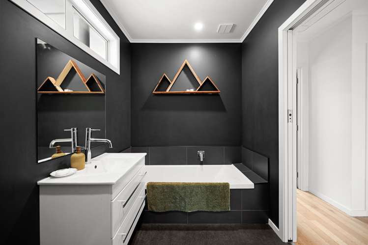 16 Minifie Avenue Melville_13